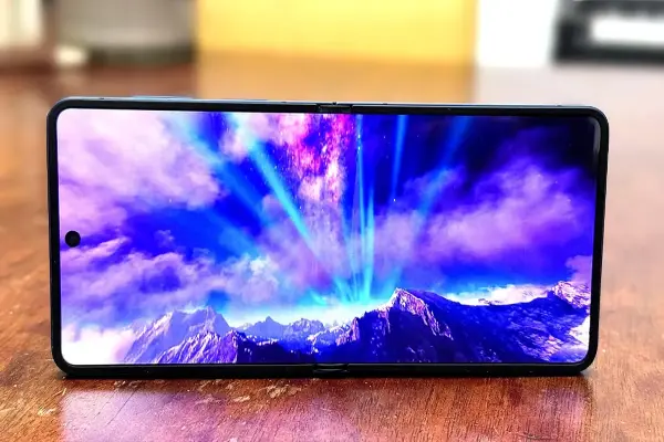 Samsung Galaxy Z Flip 7 đang được thử nghiệm: một bước ngoặt điện ảnh bất ngờ